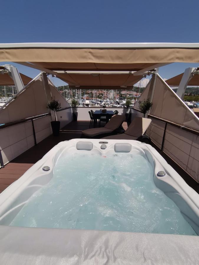 Floating House - Sunset Villa ปอร์โตรอซ ภายนอก รูปภาพ